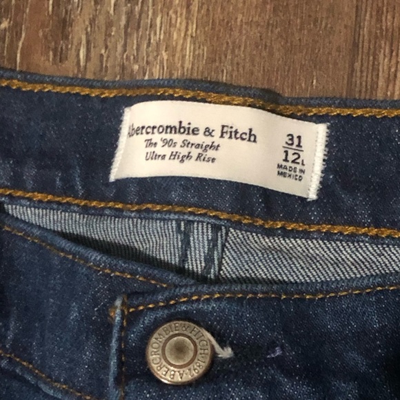 Abercrombie & Fitch The 90s Straight Ultra High Rise Jeans Women's 12L/31 Denim - Picture 2 of 4